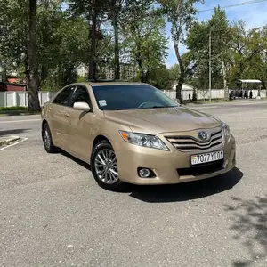 Toyota Camry, 2010