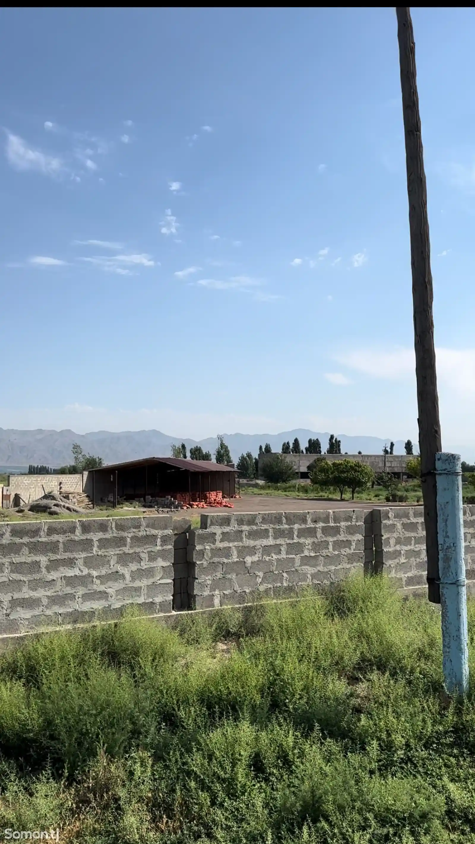 Продажа постройки с земельным участком 200 сот.,на против бывшей киргизской базы-4