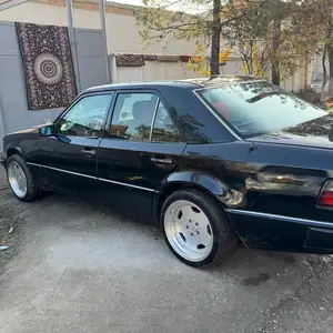 Mercedes-Benz W124, 1996