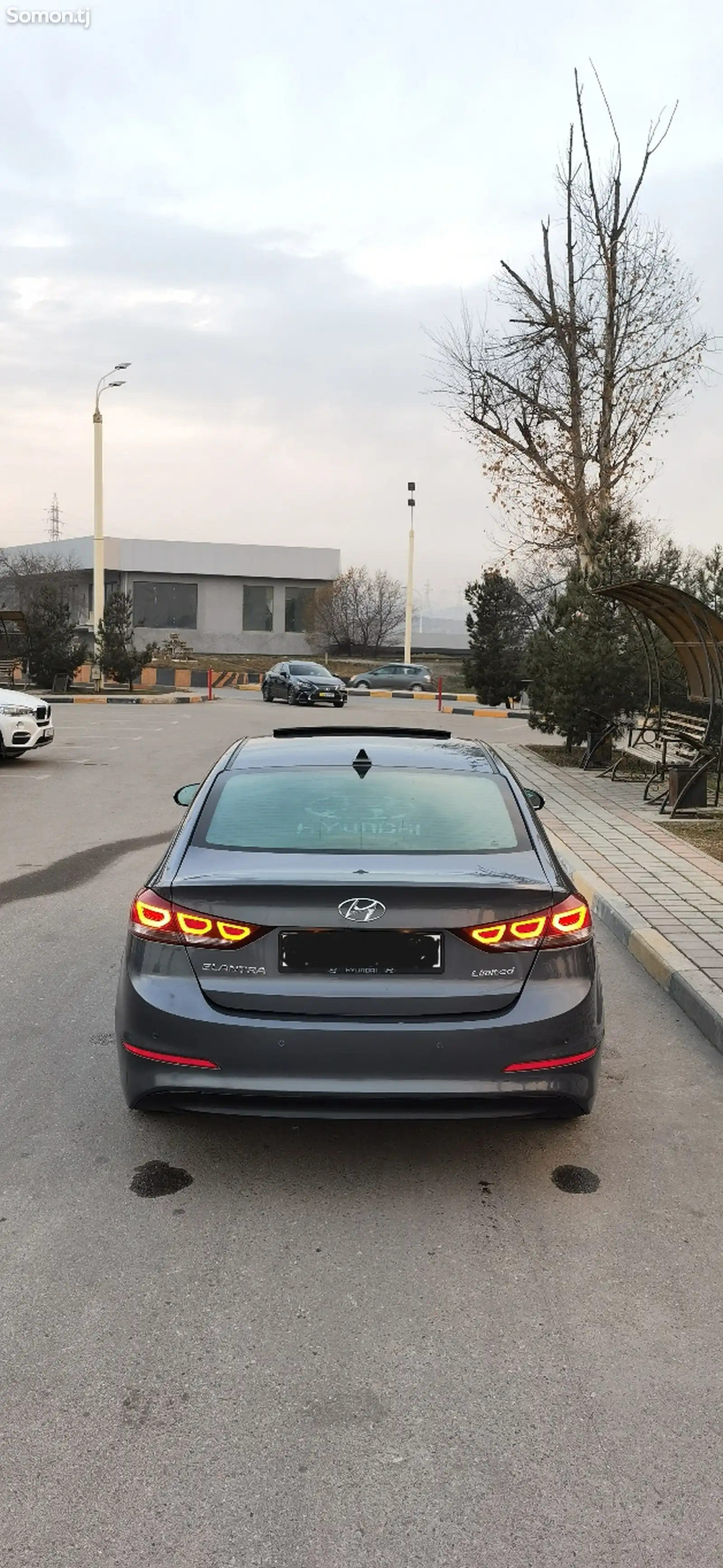 Hyundai Elantra, 2017-1