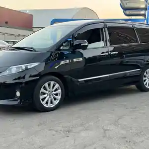 Toyota Estima, 2015