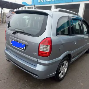 Opel Zafira, 2004