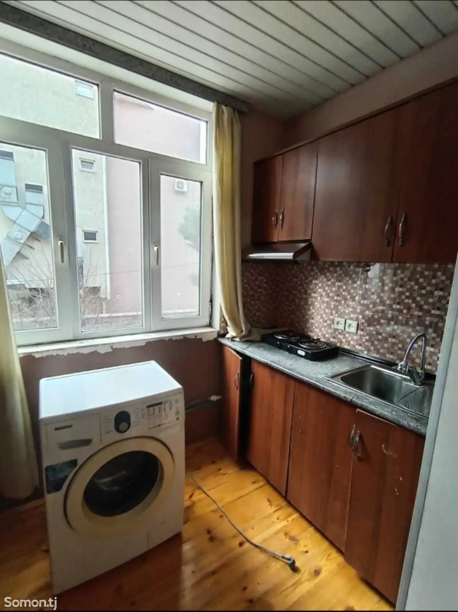 3-комн. квартира, 2 этаж, 60м², Универмаг-1