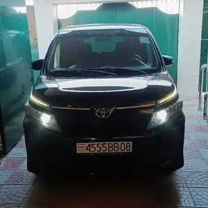 Toyota Voxy, 2014