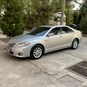 Toyota Camry, 2011