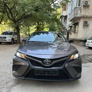 Toyota Camry, 2018