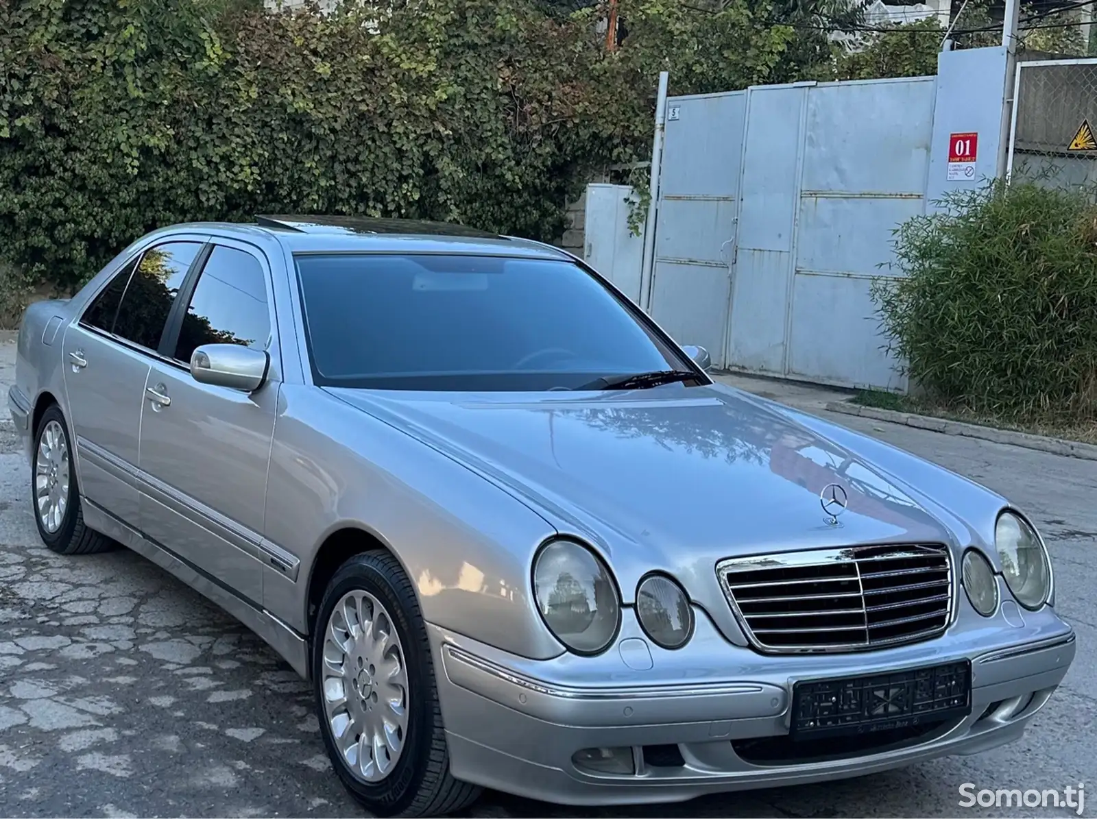 Mercedes-Benz E class, 2002-3