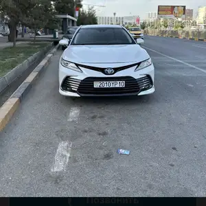 Toyota Camry, 2018