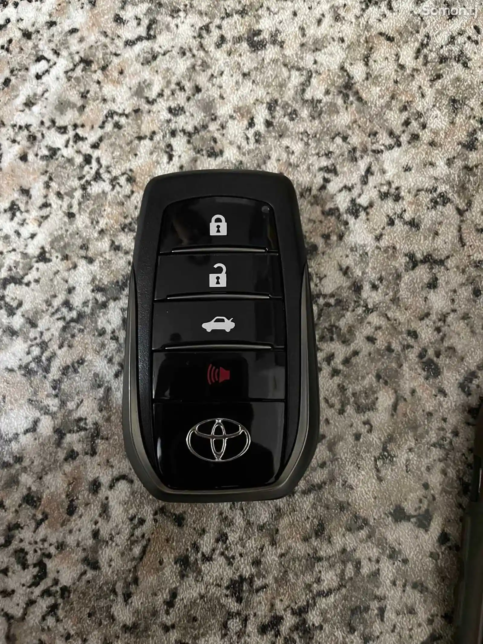 Ключ на Toyota Camry-1