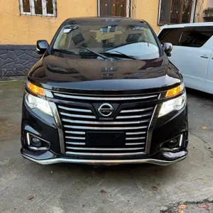 Nissan Elgrand, 2015