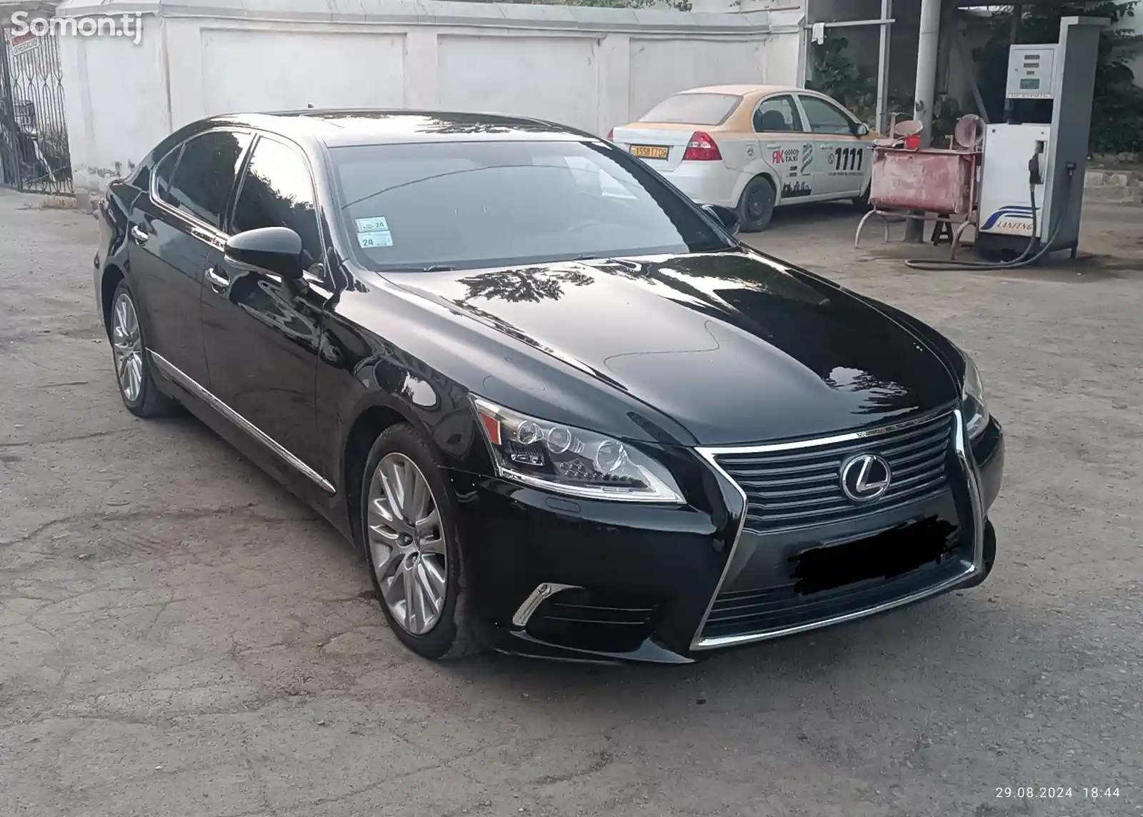 Lexus LS series, 2013-1