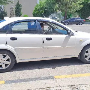 Daewoo Lacetti, 2004