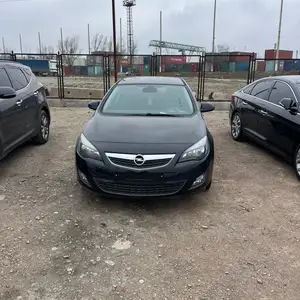 Opel Astra J, 2011