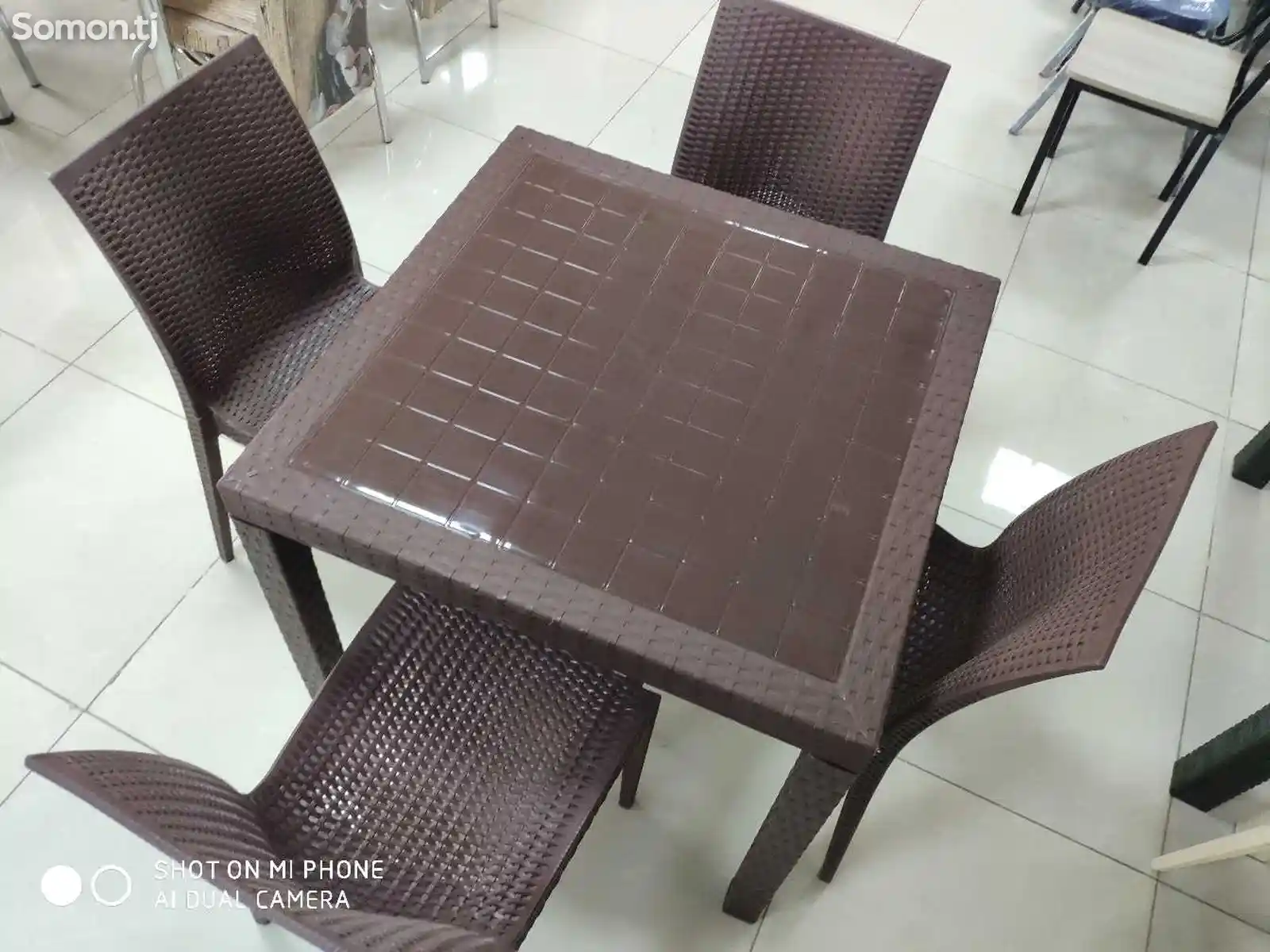 Пластмассовые столы и стулья-2