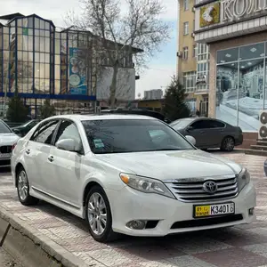 Toyota Avalon, 2010