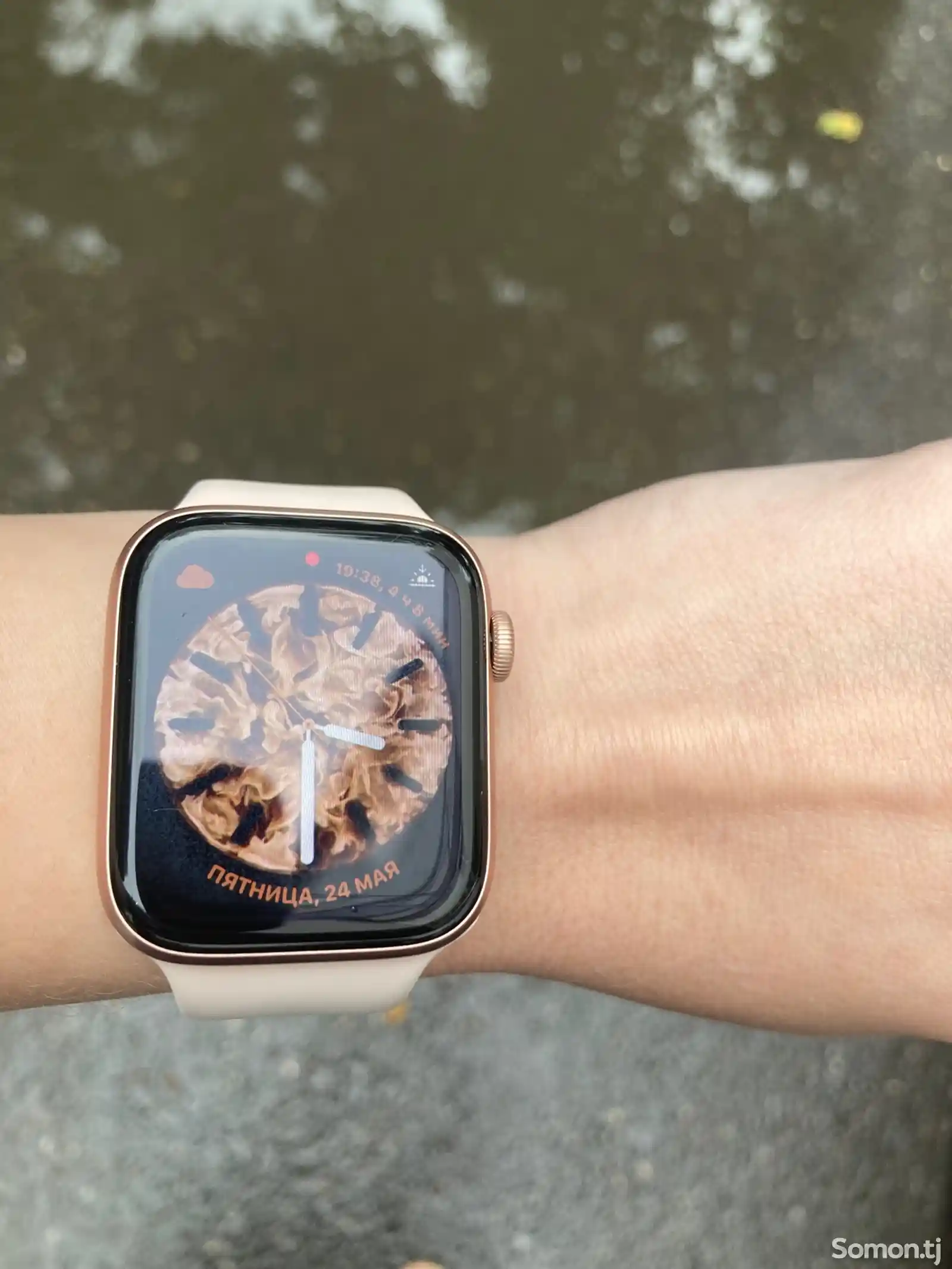 Смарт часы Apple Watch series 5 Gold-3