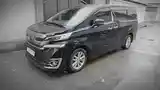 Toyota Vellfire, 2015-4