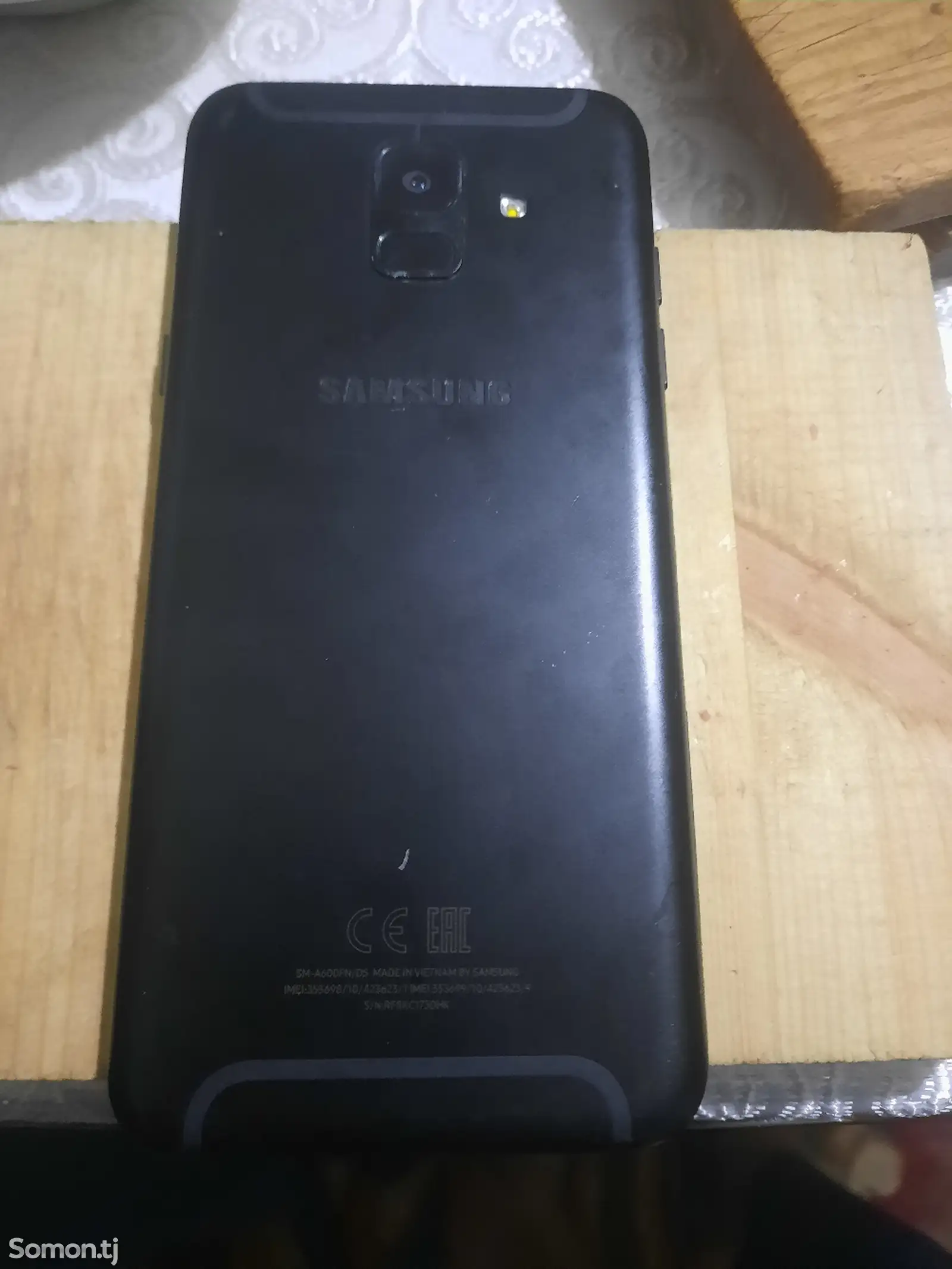 Samsung Galaxy A6-1