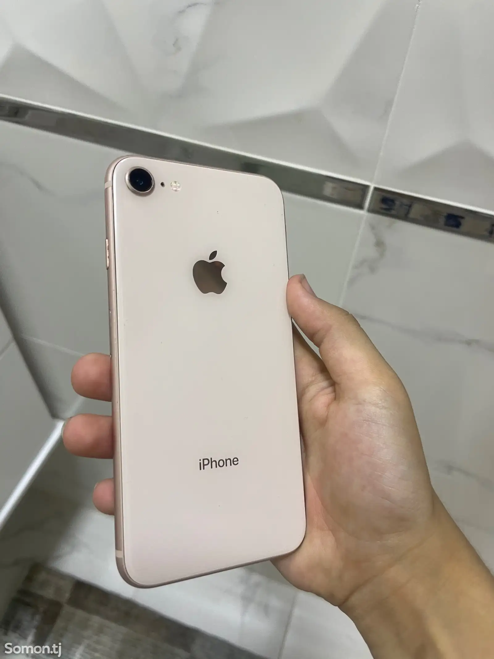 Apple iPhone 8, 64 gb, Gold-1