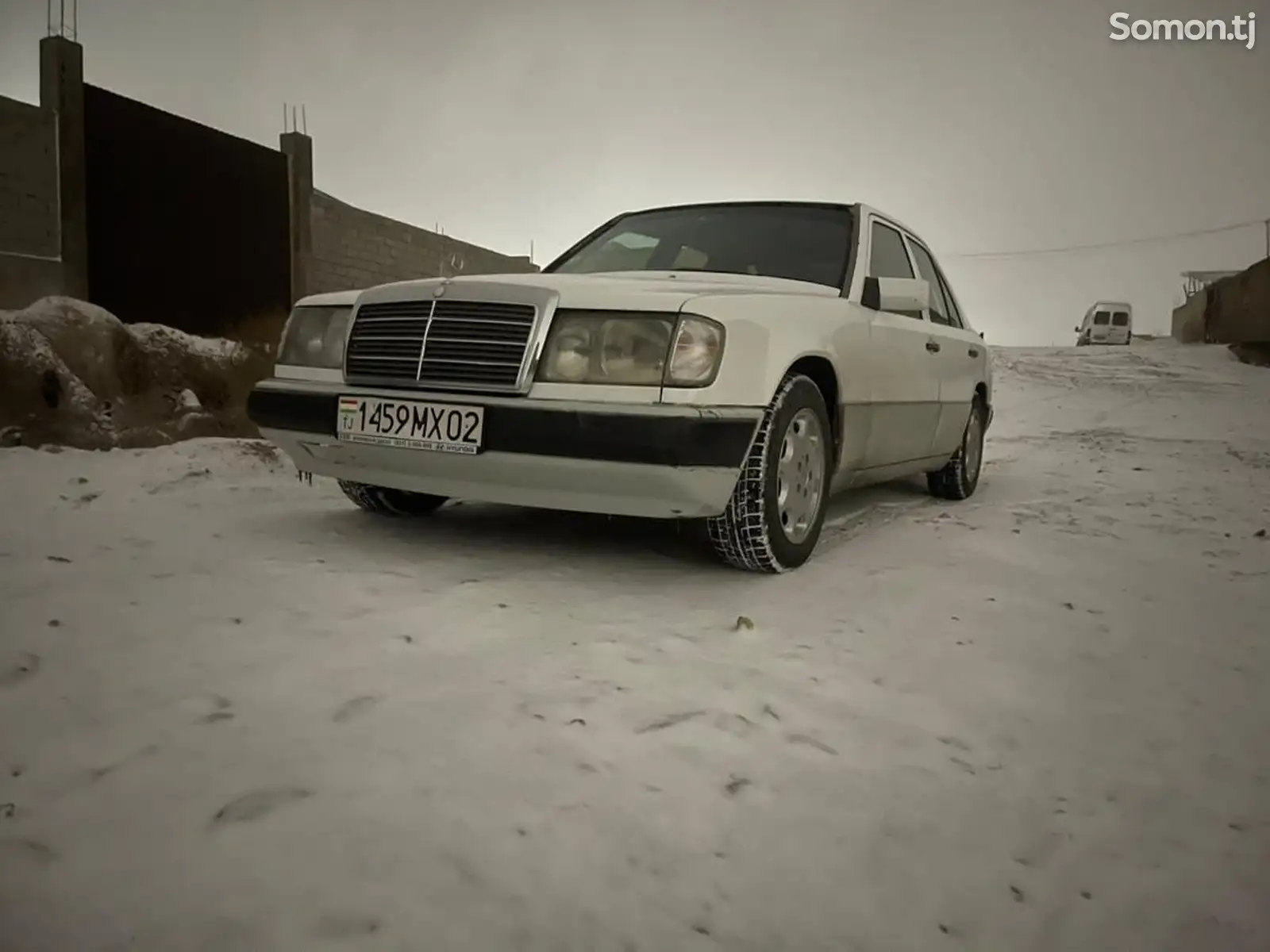 Mercedes-Benz W124, 1990-1