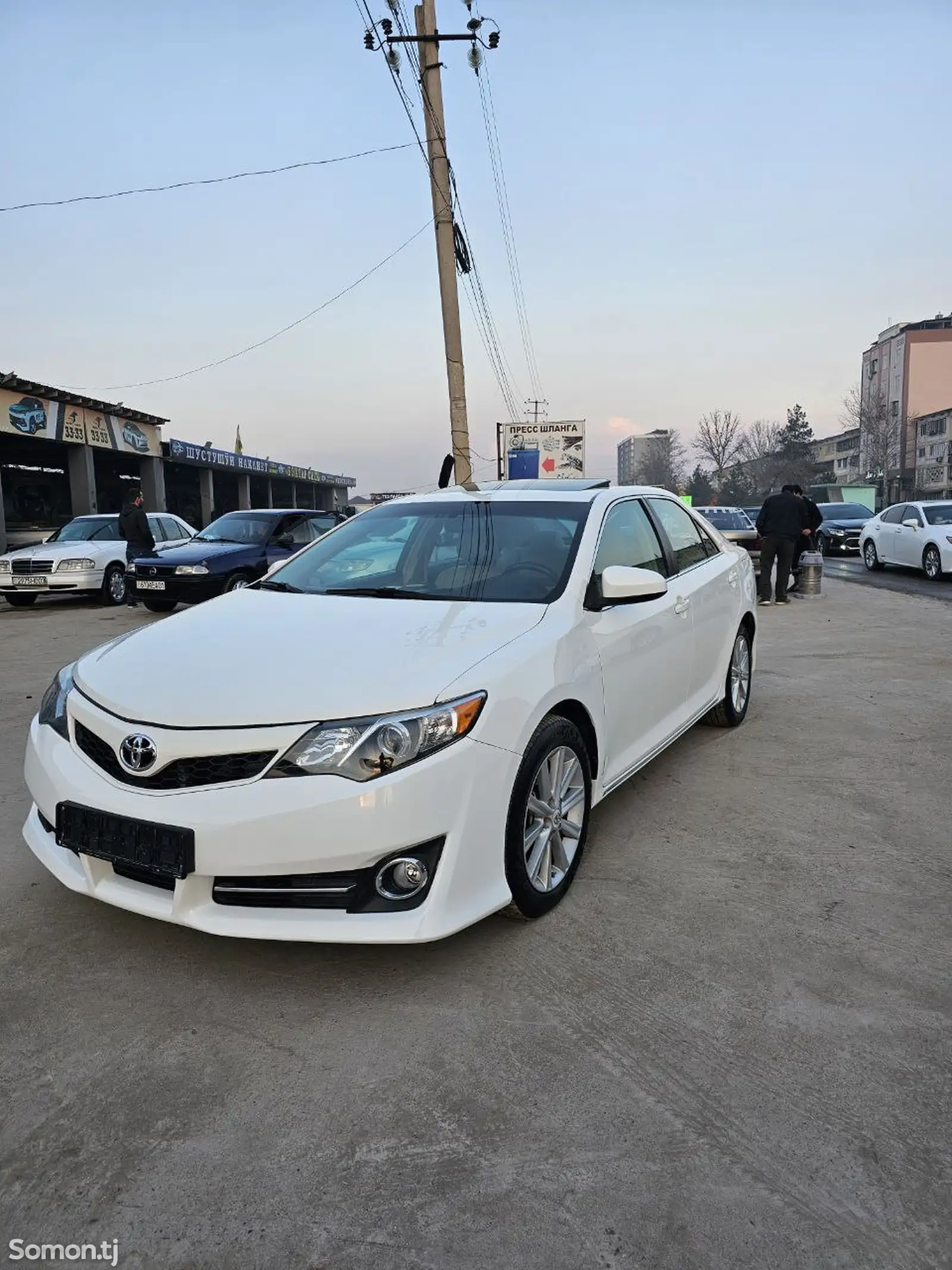 Toyota Camry, 2013-1