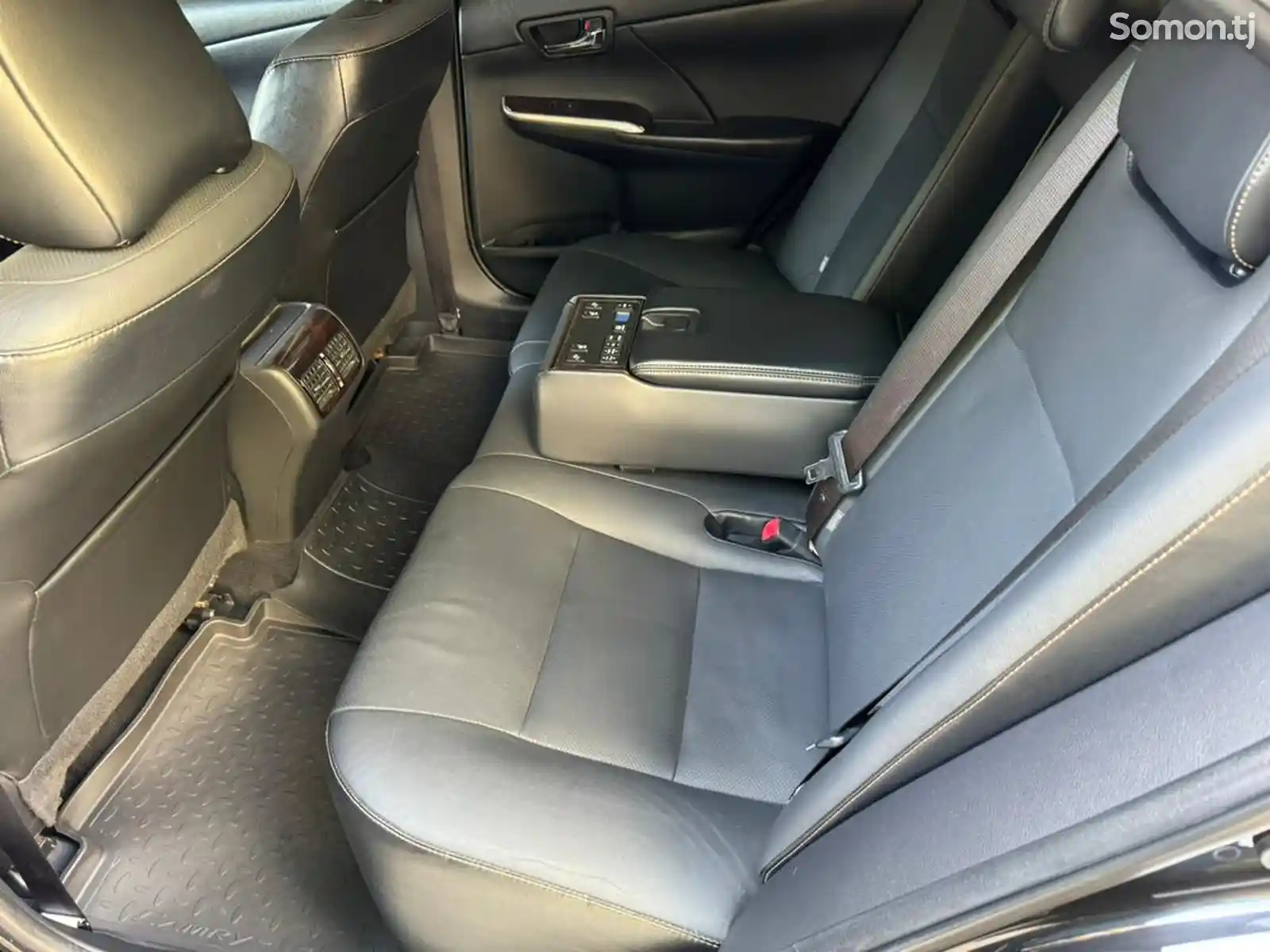 Toyota Camry, 2015-4