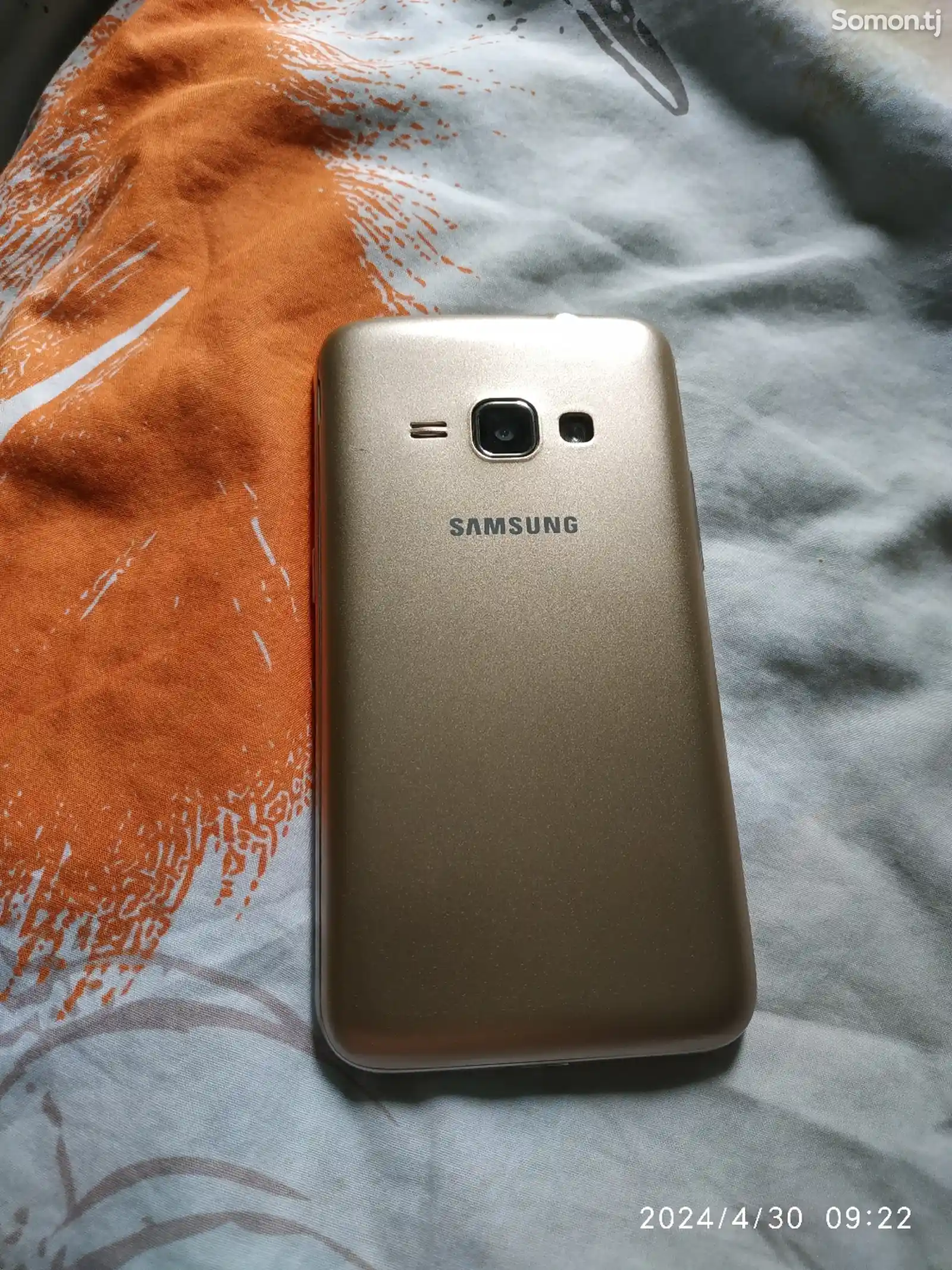 Samsung Galaxy J1 4G-1