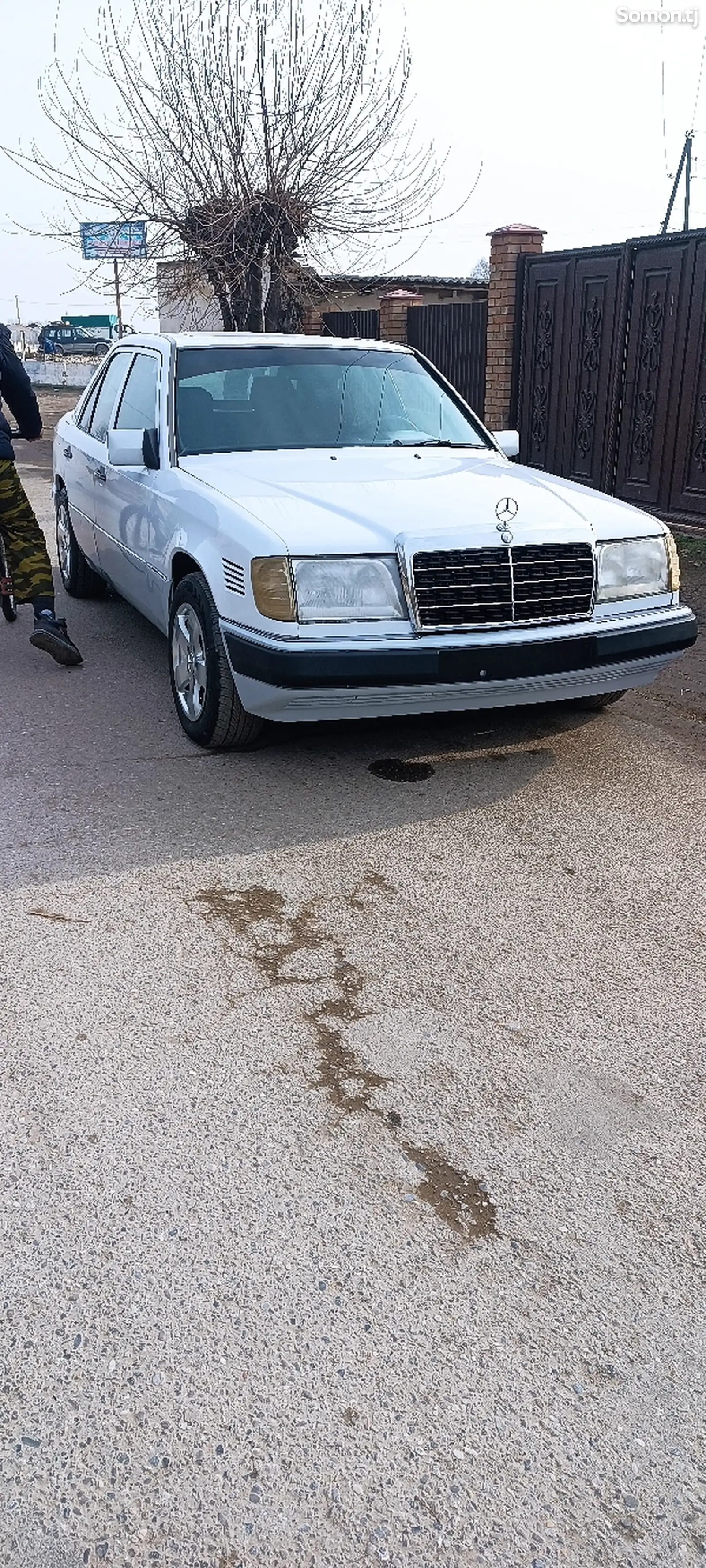 Mercedes-Benz W124, 1990-1