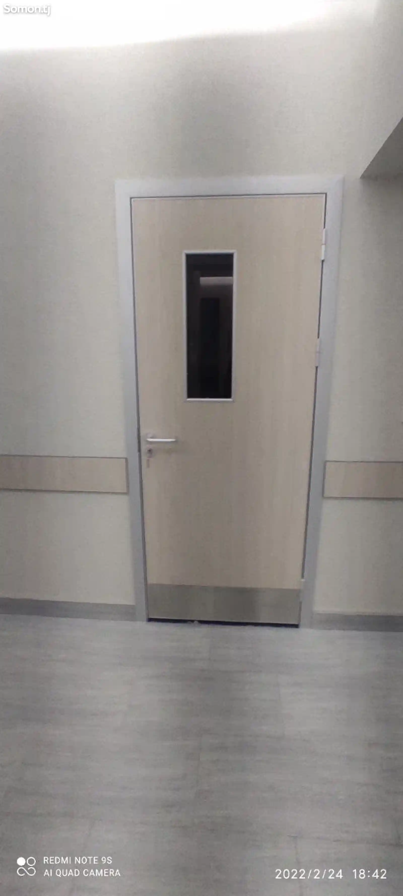 Медицинские двери из HPL на заказ-8