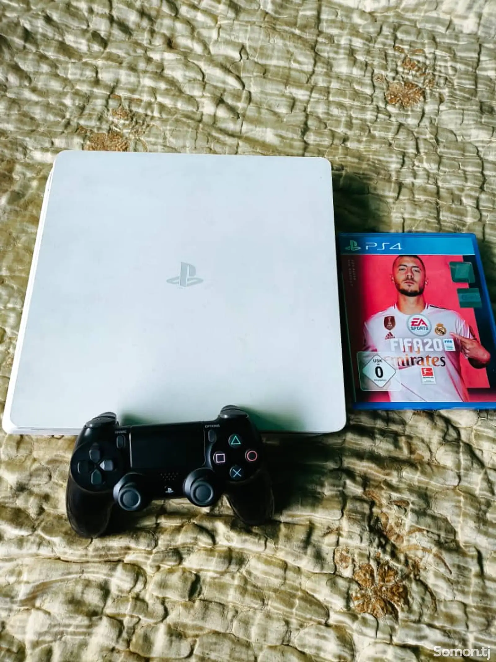 Игровая приставка Sony PlayStation 4 Slim-1