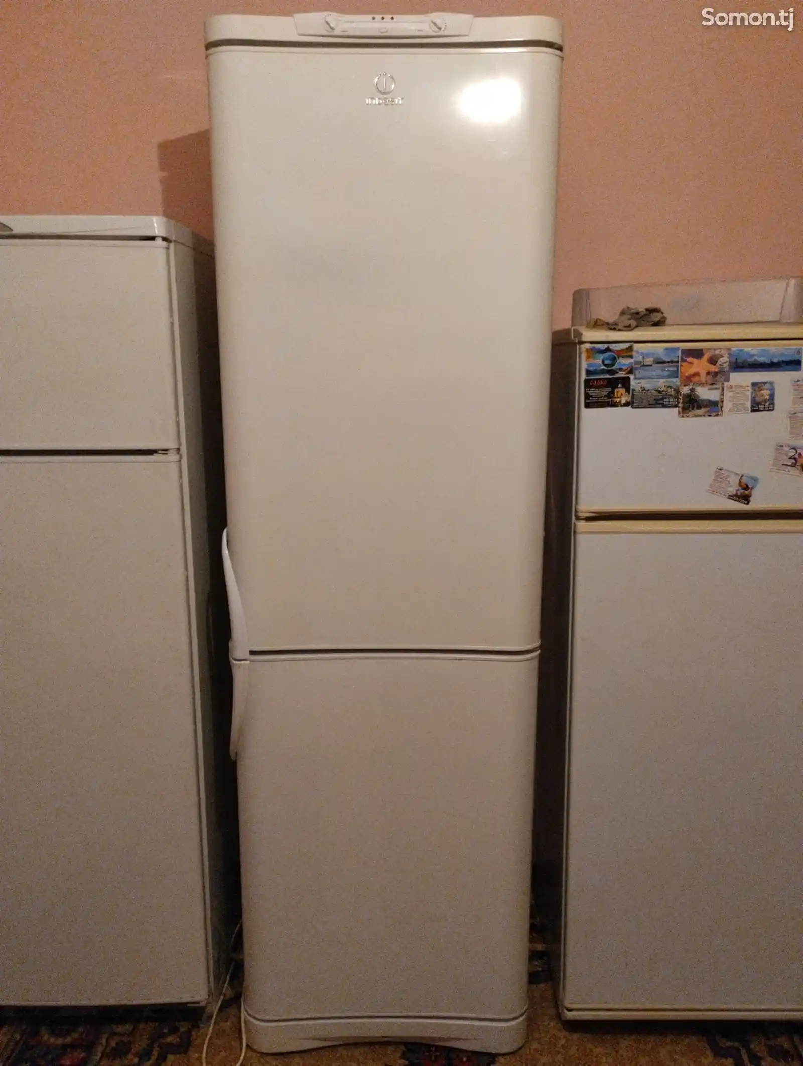 Холодильник Indesit-1