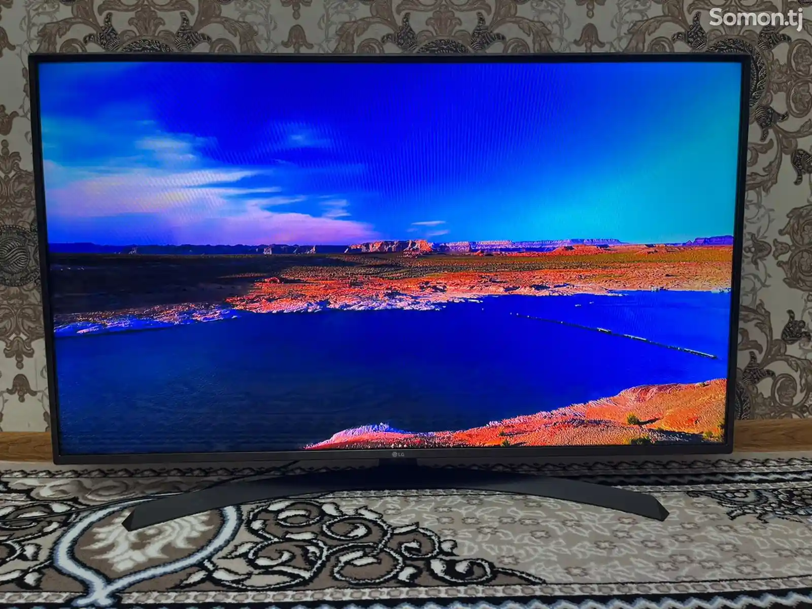 Телевизор LG 49 Smart TV-3