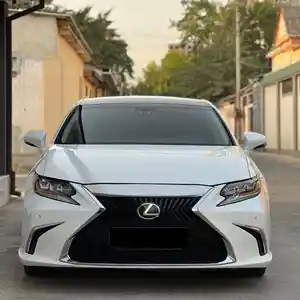 Lexus ES series, 2013