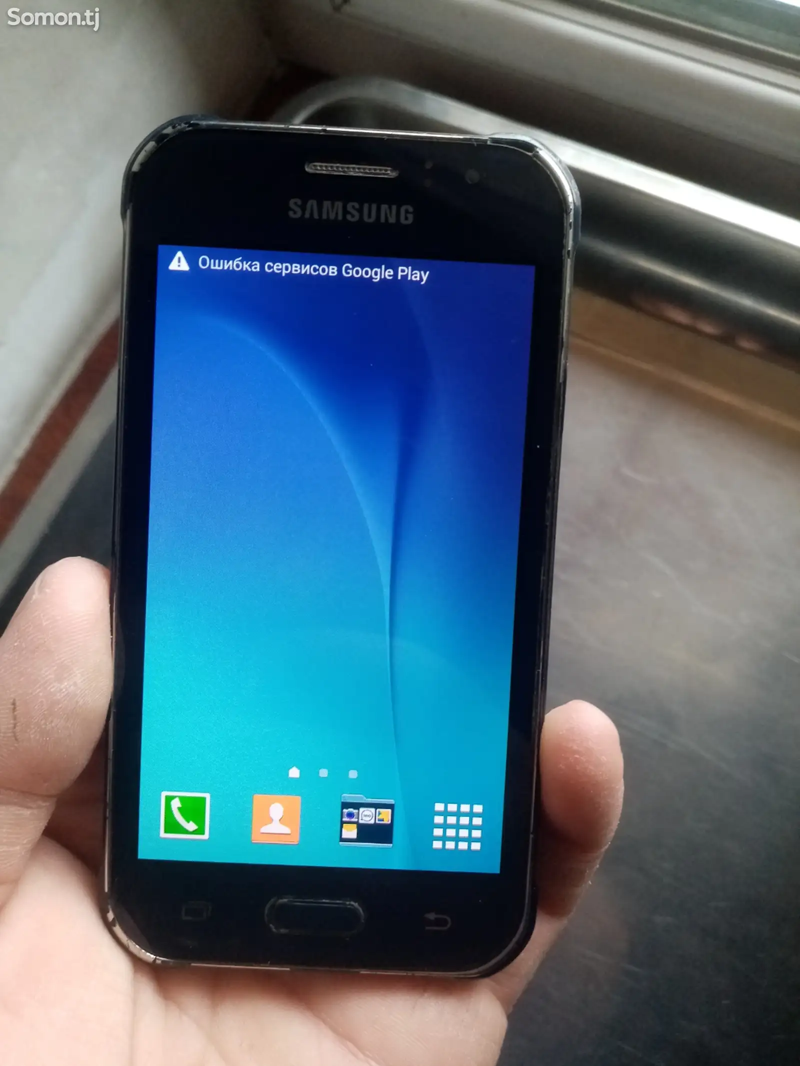 Samsung Galaxy J1 ace-1