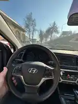 Hyundai Elantra, 2018-14