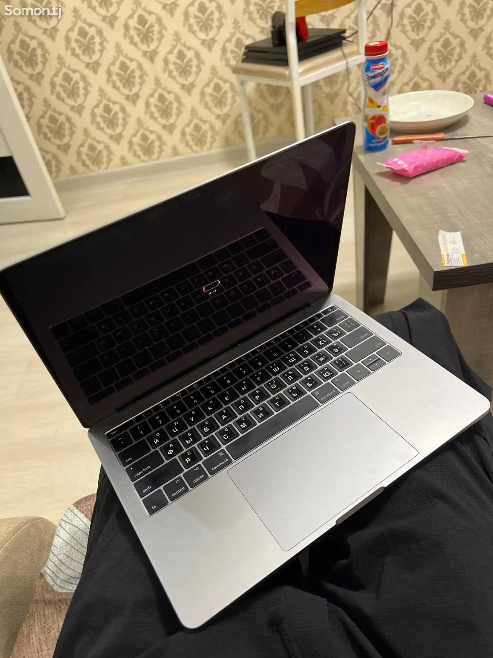 Ноутбук Apple MacBook Pro-1