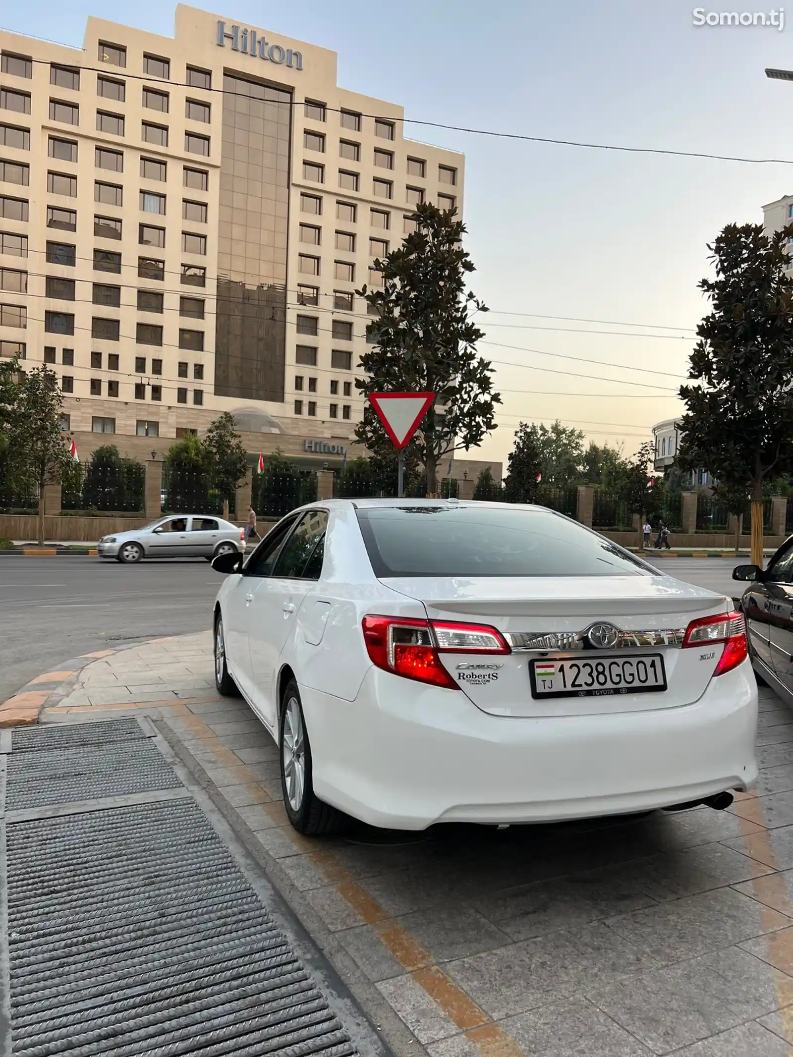 Toyota Camry, 2013-1