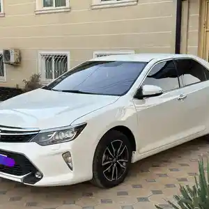 Toyota Camry, 2016