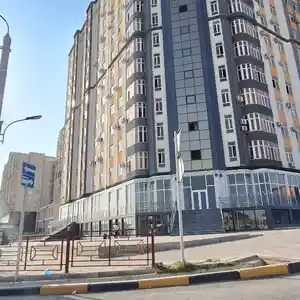 3-комн. квартира, 6 этаж, 65м², 102мкр