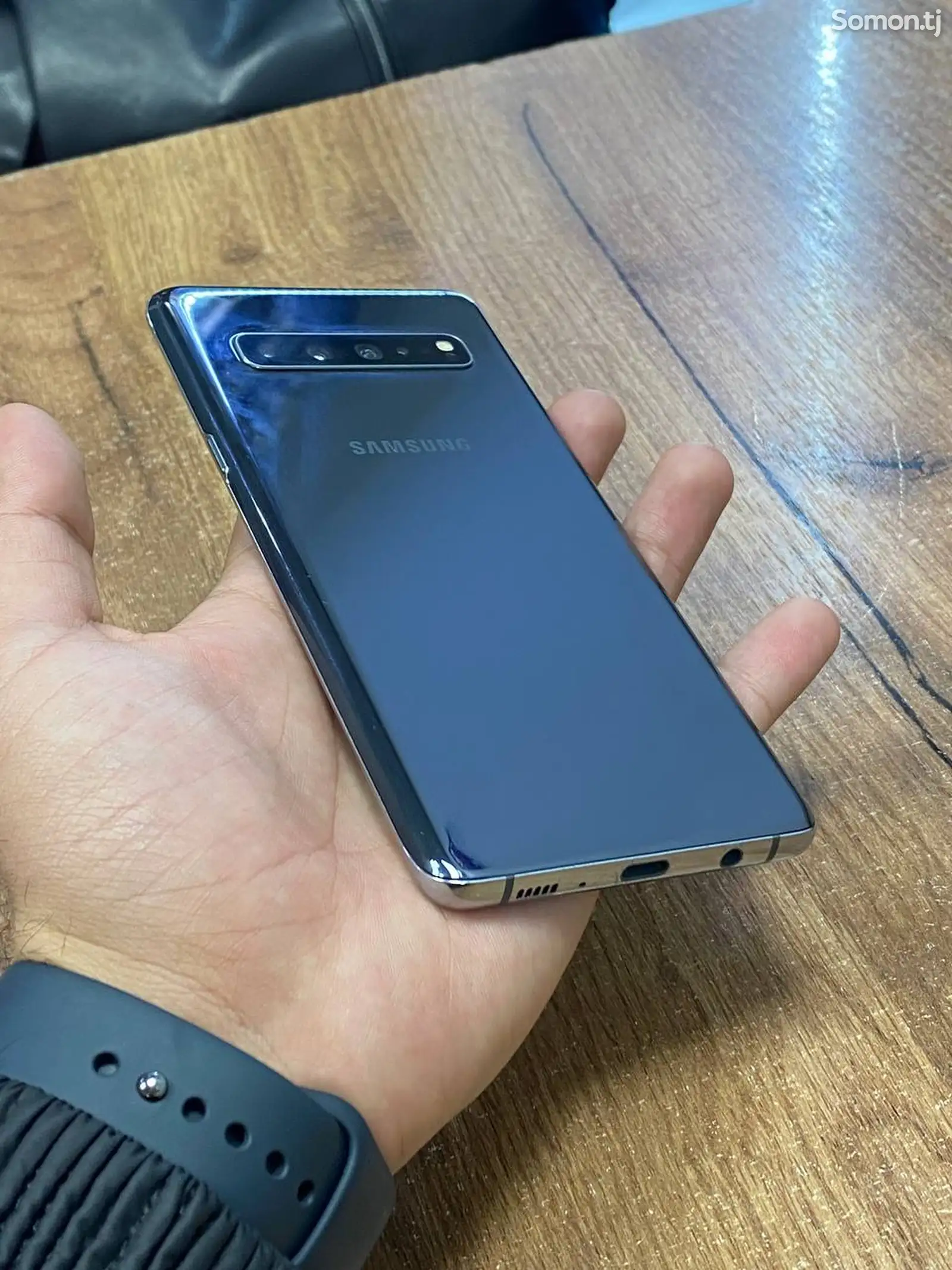 Samsung Galaxy S10 5G-1