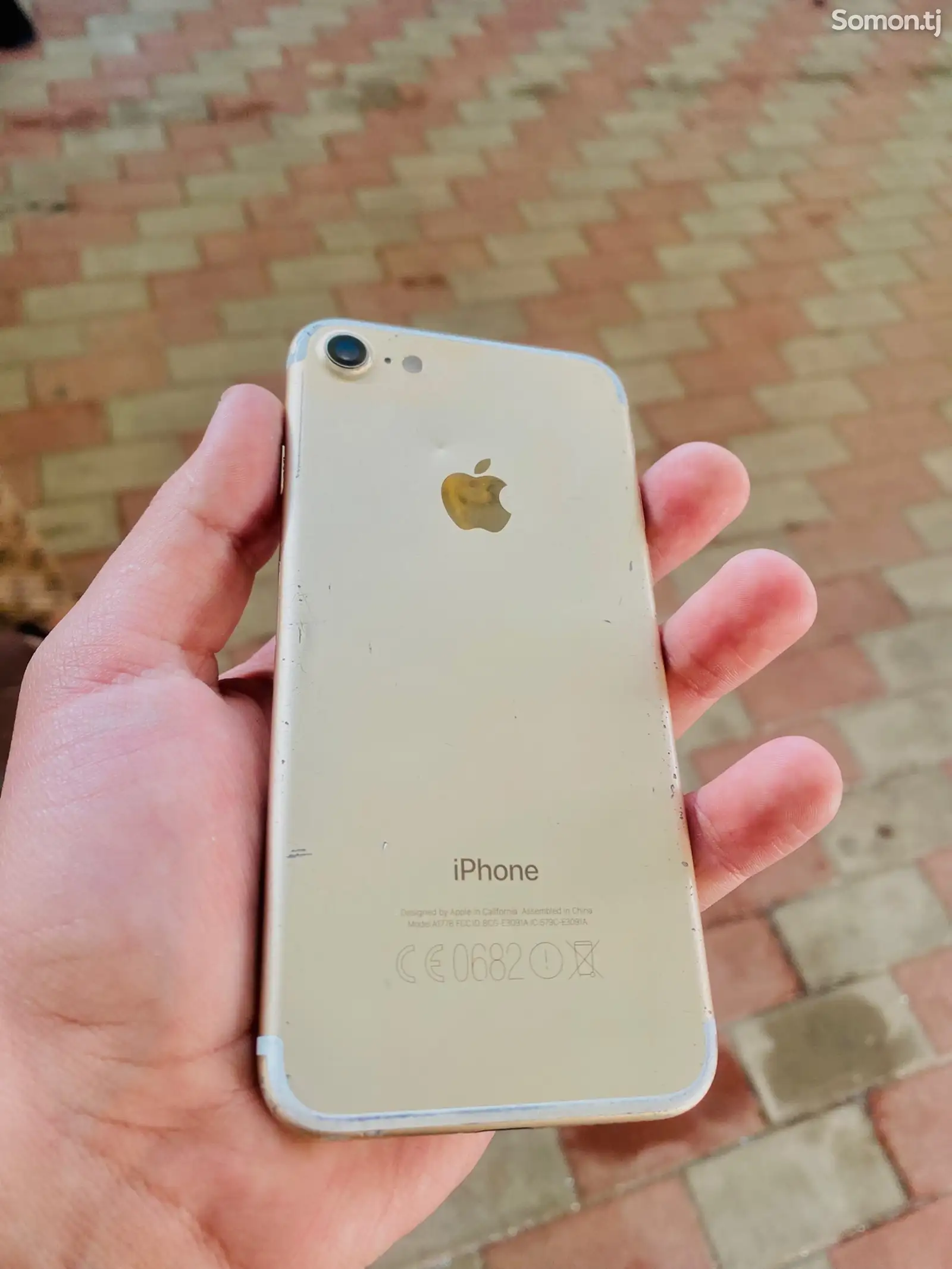 Apple iPhone 7, 32 gb-1