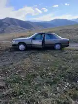 Mercedes-Benz W124, 1989-13