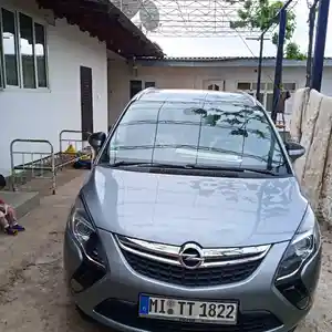 Opel Zafira, 2015