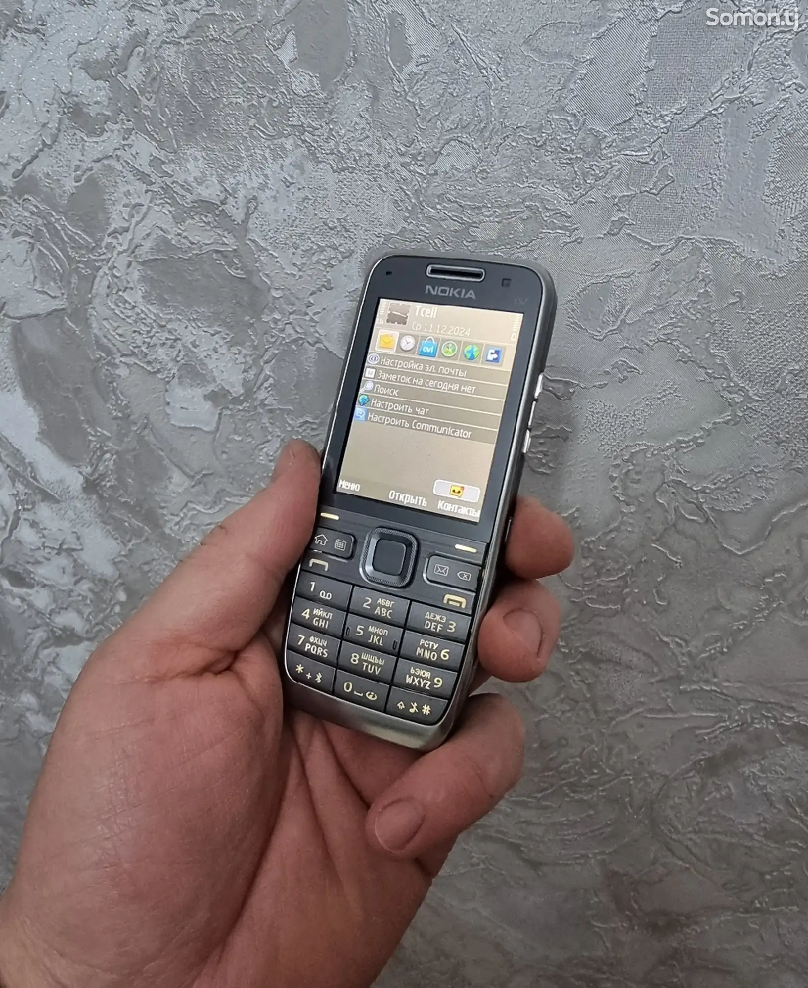 Nokia E52-1