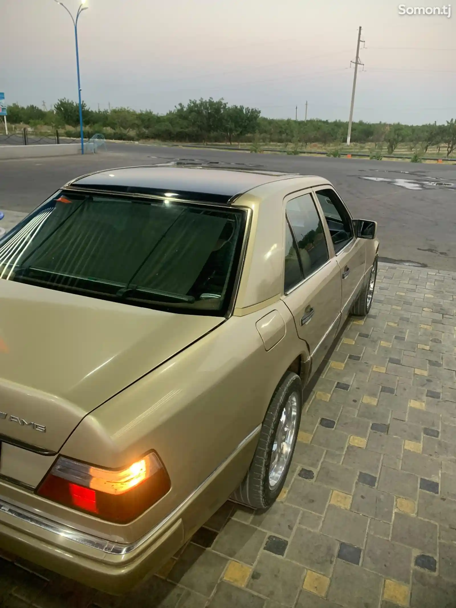 Mercedes-Benz W124, 1992-3