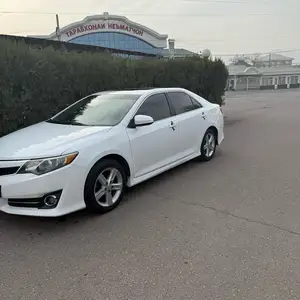 Toyota Camry, 2012