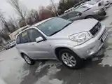 Toyota RAV 4, 2004-10