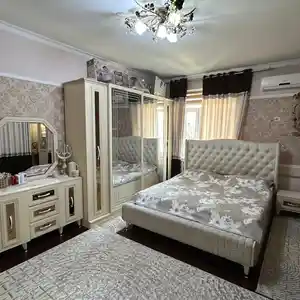 4-комн. квартира, 3 этаж, 145 м², Молодежный Театр, Цирк