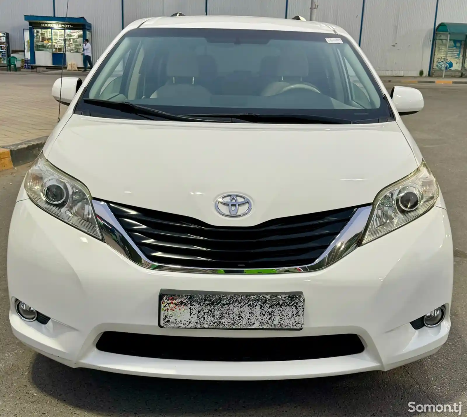 Toyota Sienna, 2011-1