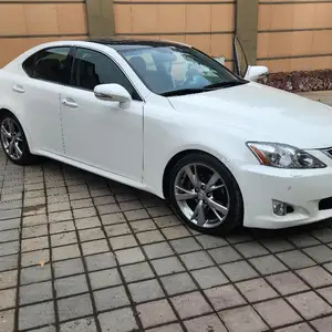 Lexus IS series, 2009